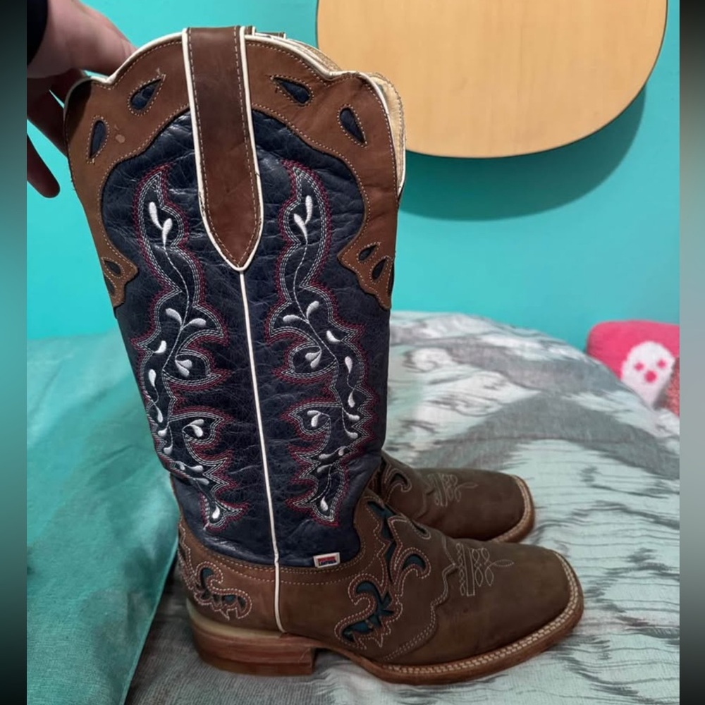 women’s rockin leather boots
size 8
worn once